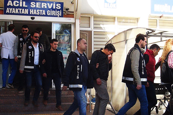 4 eski asker Bylock’tan tutuklandı