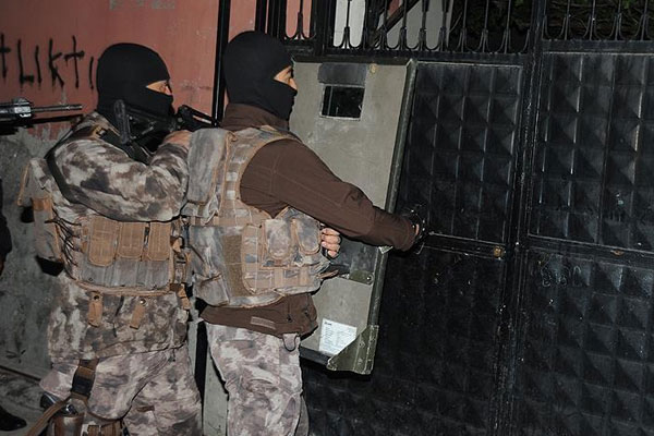 Adana'da IŞİD operasyonu: 6 gözaltı