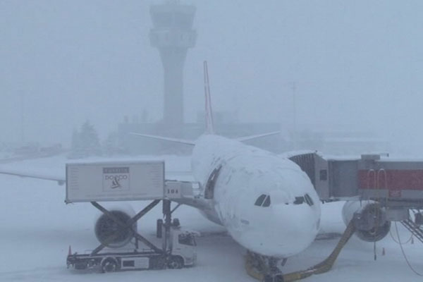 Atatürk Havalimanı'nda buzlanmaya karşı özel kum