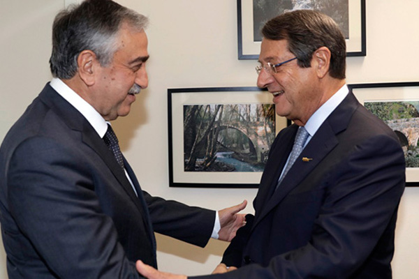 Kıbrıs müzakereleri yeniden başladı