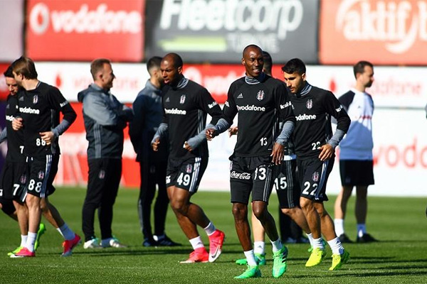 Beşiktaş'ta Olympique Lyon mesaisi sürüyor