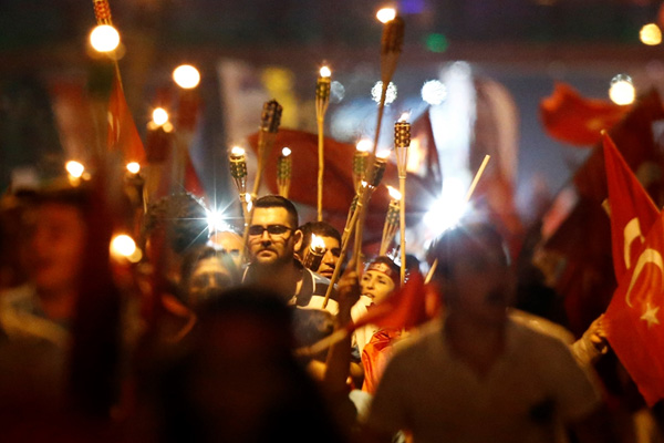 'FETÖ'cü olduklarını biliyorduk ama darbe yapabileceklerini düşünmemiştik'