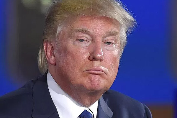 Trump: Güzel bebeklerin babalarının kucağında öldüğünü gördüm