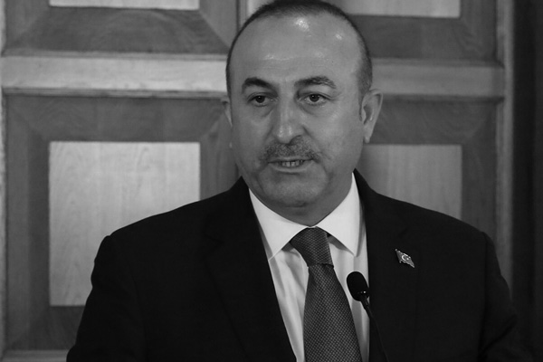 Çavuşoğlu: YPG komünist olmayan 500 bin Kürdü sürgün etti