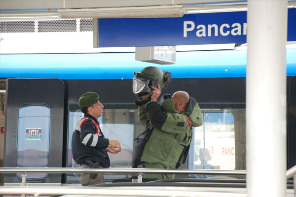 Trende bomba ihbarı: Yolcular tahliye edildi