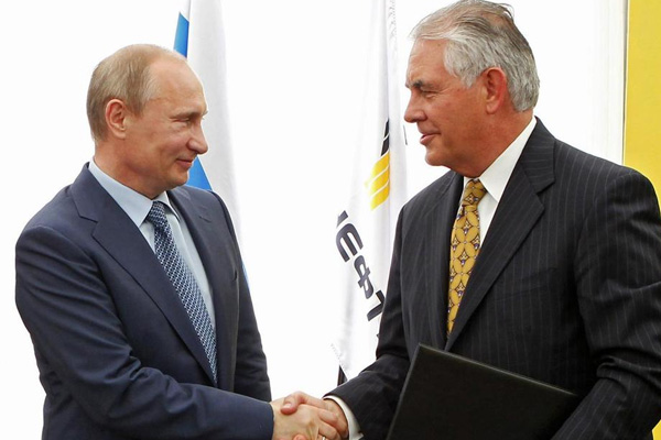Putin, Tillerson'u kabul etti