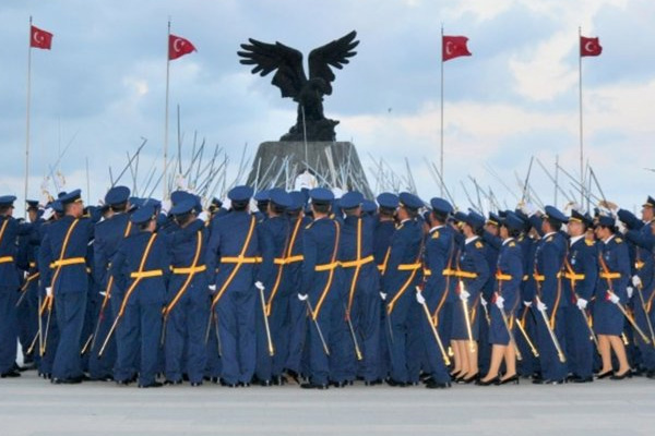 AYM, baskı sonucu okuldan ayrılan askeri öğrenciyi haklı buldu