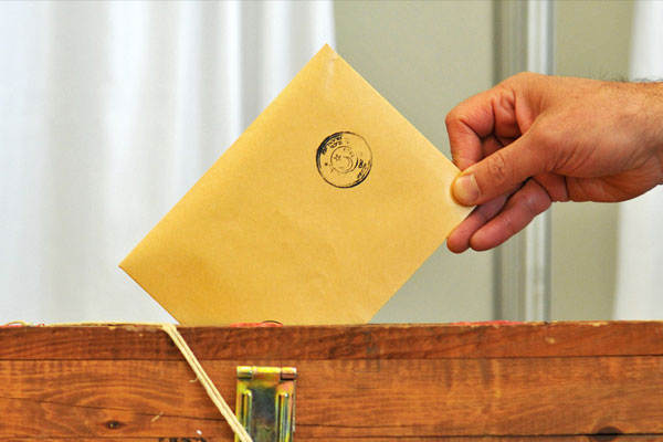 Liderler nerede oy kullanacak?