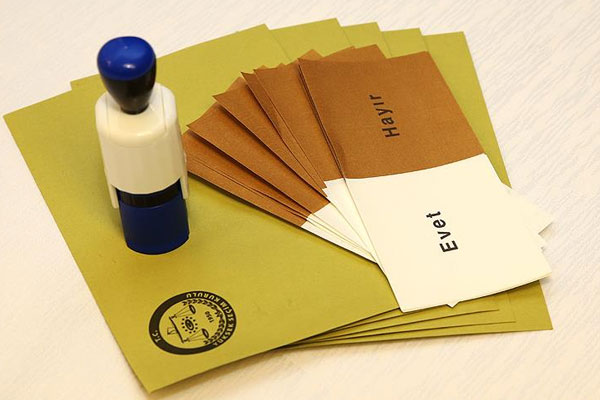 Türkiye yarın sandık başına gidiyor