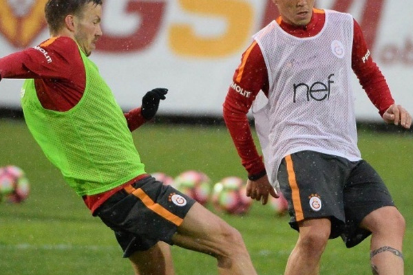 Galatasaray'da Fenerbahçe derbisi hazırlıkları sürüyor