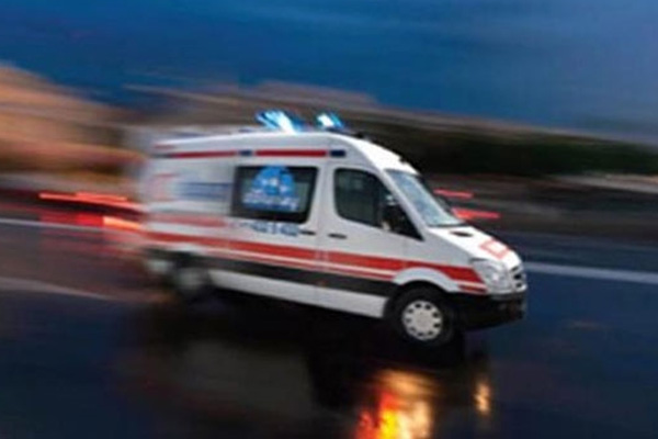 Güreşçileri taşıyan minibüs devrildi: 5 yaralı