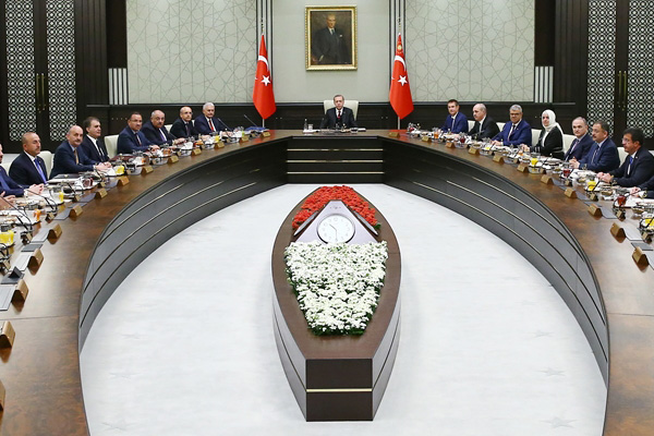 'Ak Parti özeleştiri yaptı'