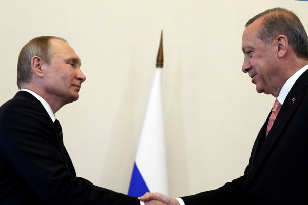 Putin'den Erdoğan'a referandum tebriği