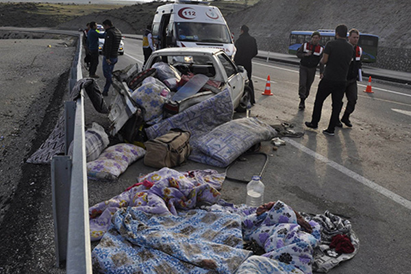 Seydişehir'de trafik kazası: 8 yaralı