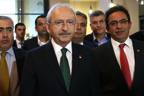 CHP Meclis'ten çekilmiyor