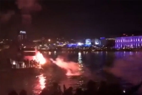 Beşiktaşlı taraftarlar Lyonlu futbolcuları uyutmadı