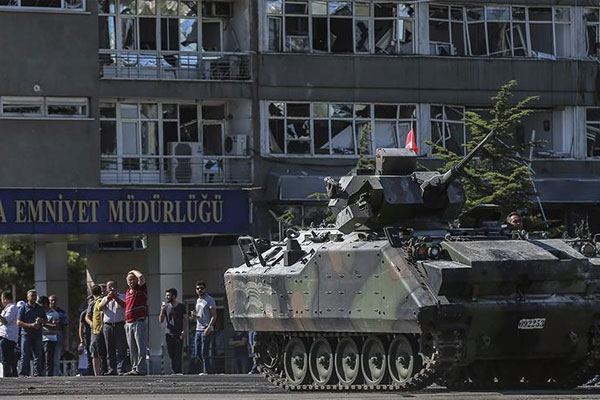 Darbeci komutan: Sıkmayanın kafasına sıkarım