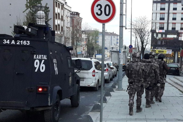 İstanbul'da şafak operasyonu