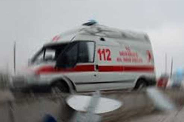 Minibüsle motosiklet çarpıştı: 1 yaralı