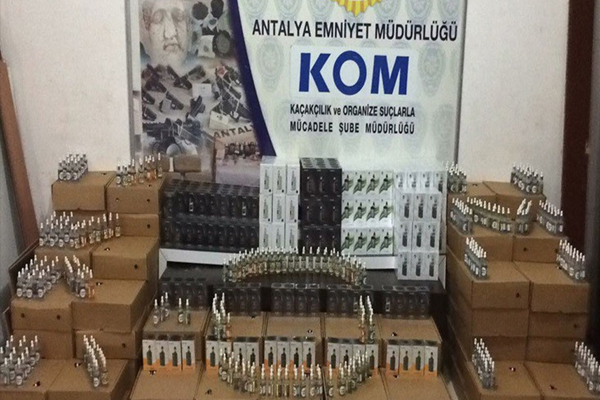 1 milyon liralık elektronik sigara ele geçirildi