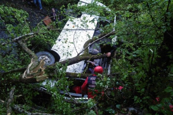 Zonguldak'ta cenaze dönüşü kaza: 6 ölü