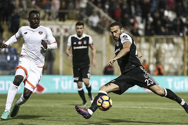 Lider Beşiktaş'ın konuğu Adanaspor
