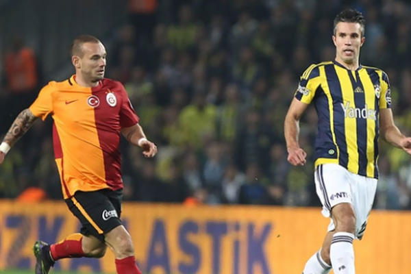 Sneijder ve Van Persie birbirine girdi!