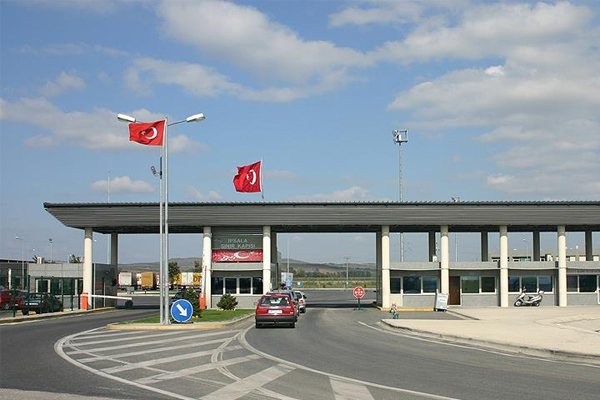 İpsala Sınır Kapısı'ndan geçişler başladı