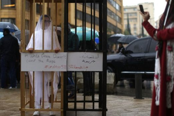 Tecavüzcülere af yasası iptal edildi