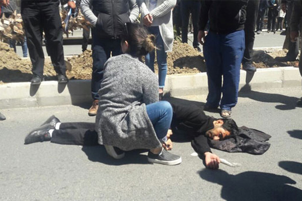 Manavgat’ta otomobil işçilere çarptı: 3 yaralı