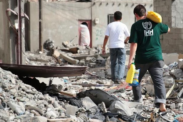 İHH’dan Yemen’de bin aileye gıda dağıtımı