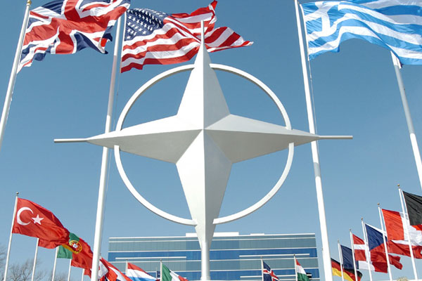 NATO Microsoft’a emanet