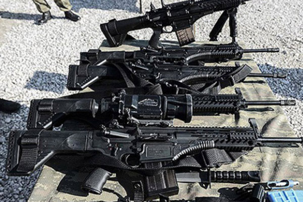 Kilis'te şüpheli araç silah deposu çıktı