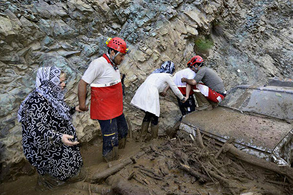 İran'da sel felaketi:  4 kişi hayatını kaybetti