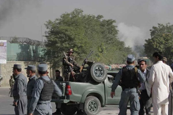 Taliban'dan karakola saldırı