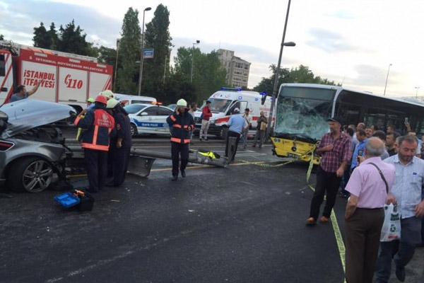 İstanbul'da metrobüs kazası