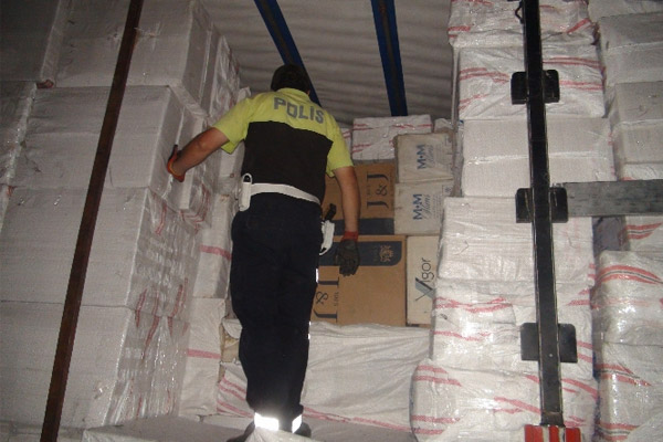 150 bin paket kaçak sigara yakalandı