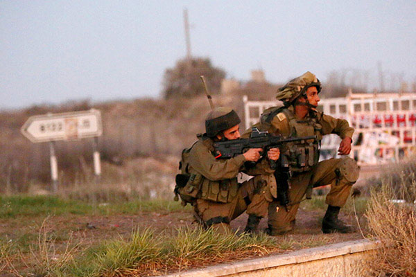 İsrail'de 'zorunlu askerlik' protesto edildi