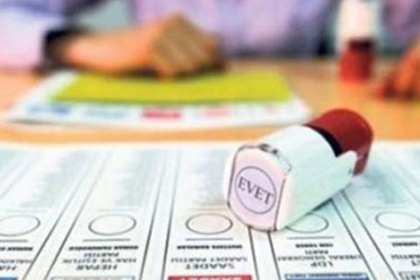 Oy pusulasında yerler değişti