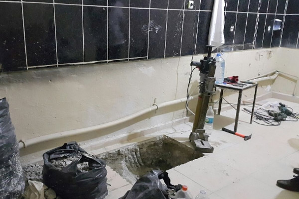 Kuyumcuyu soymak için tünel kazmışlar