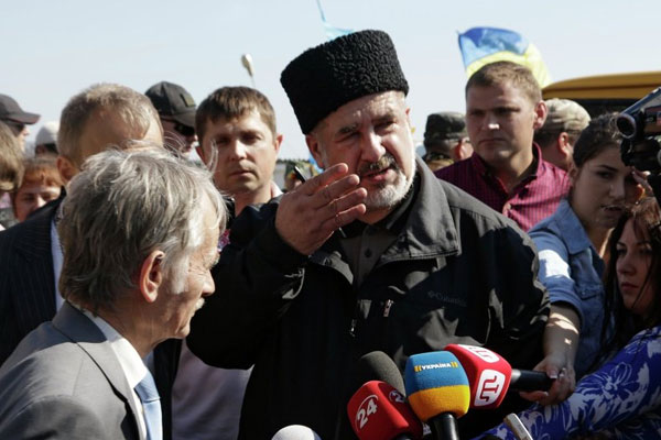 'Kırım Tatarları'nı açlıktan öldürmek istiyorlar'