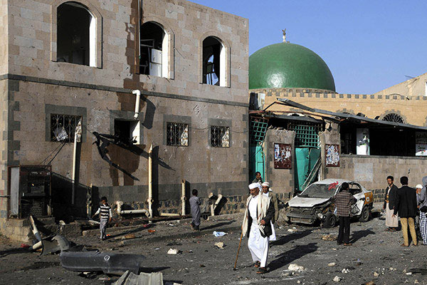 Camiye bombalı saldırı düzenlendi
