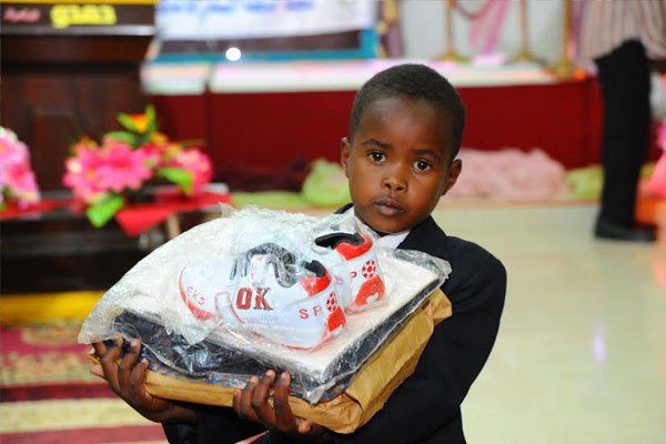 İHH'dan 18 bin yetime bayramlık