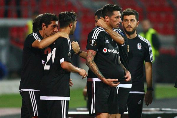 Kartal'a Ankara'da darbe