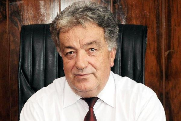 Kalp nakli olan profesör hayatını kaybetti