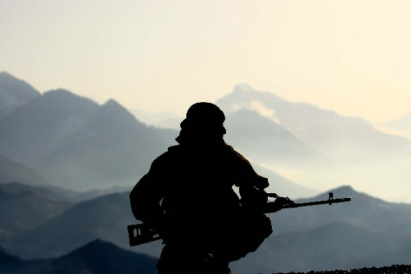 Husiler 2 Suudi askeri kaçırdı