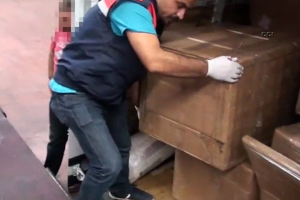 İstanbul'da kaçak sigara operasyonu