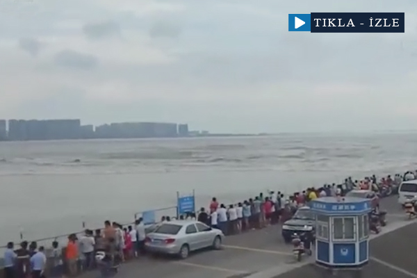 Dev dalgalar insanları böyle yuttu