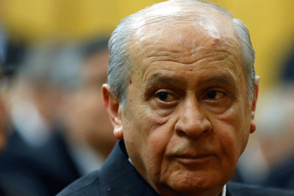 Bahçeli, namaz sonrası Erdoğan'a yüklendi