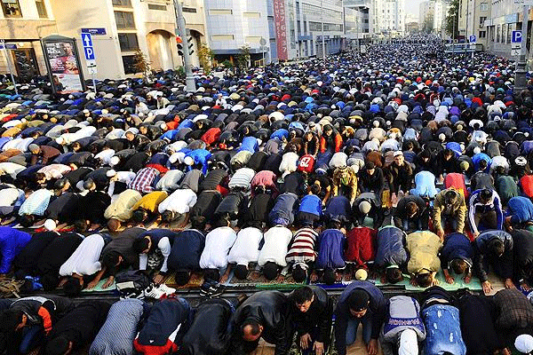 Müslümanlar Kurban Bayramını kutluyor